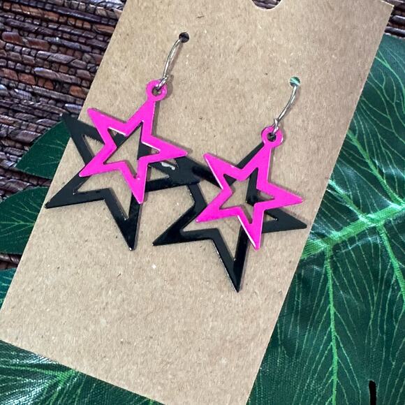 BOGO FREE RETEO TORRID PINK BLACK STAR EARRINGS - Picture 1 of 5